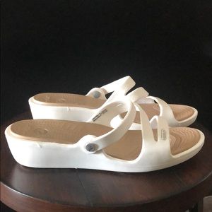 CROCS Patricia Mini Wedge Sz 9